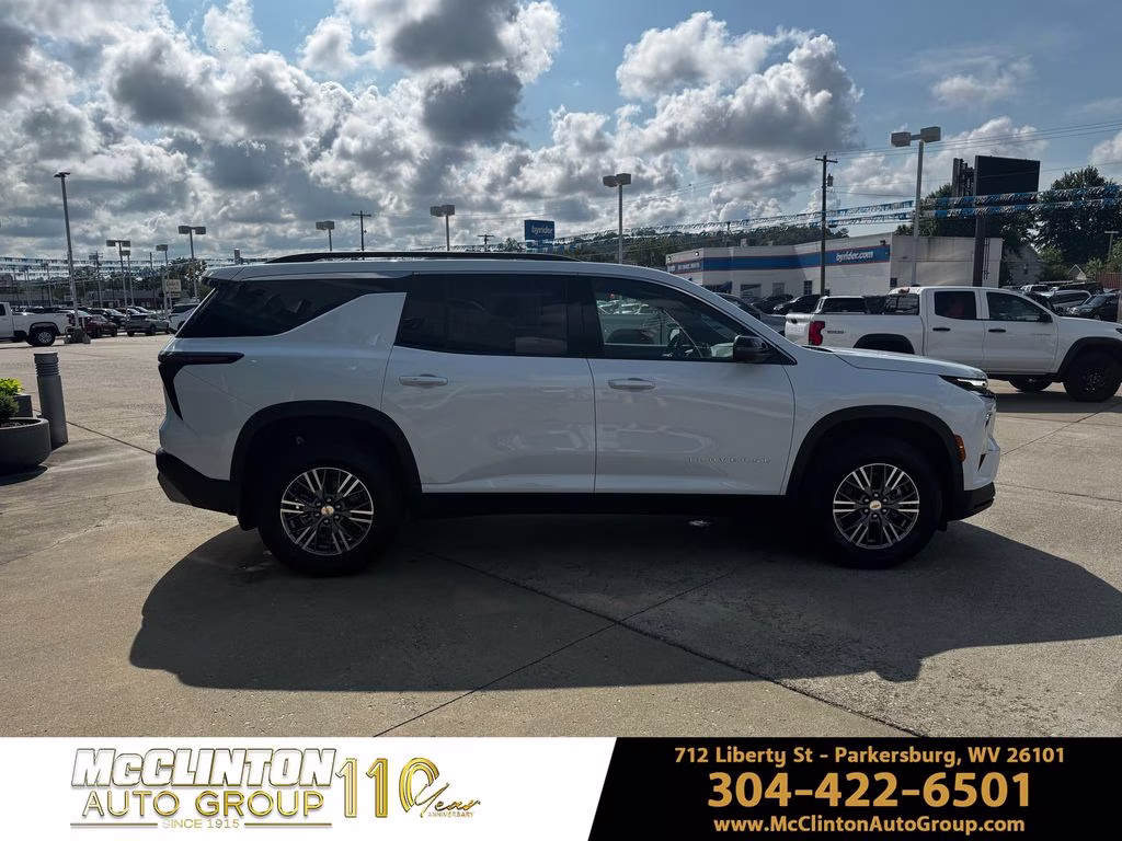 2026 Polar White Tricoat Chevrolet Traverse LT AWD SUV