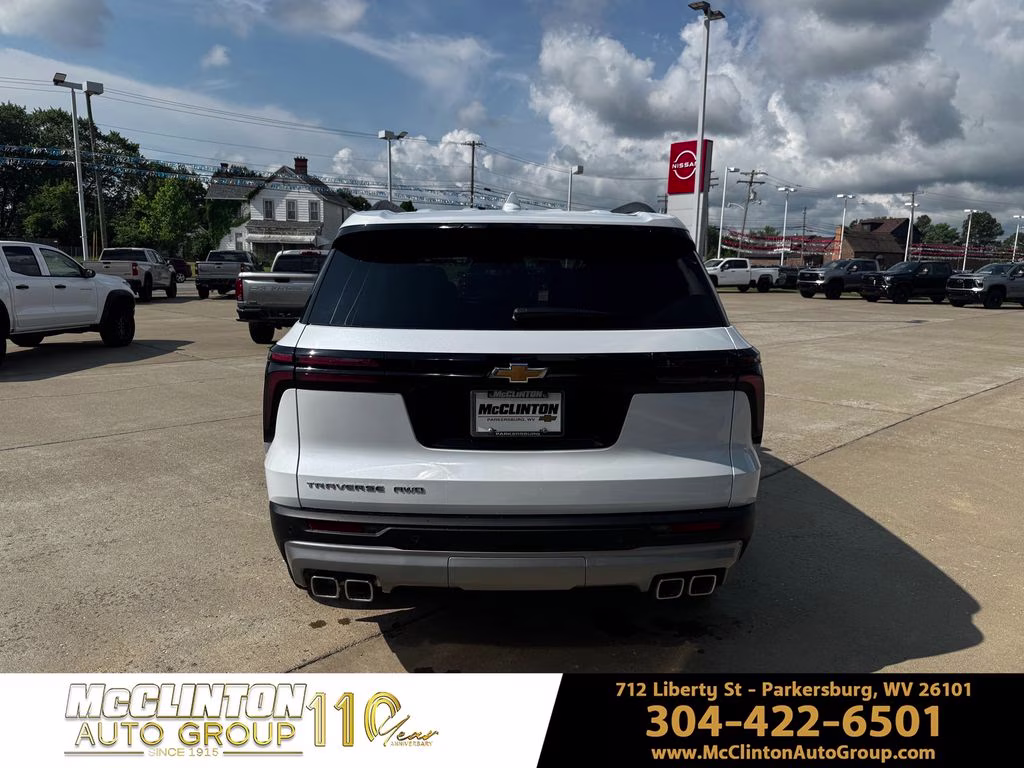 2026 Polar White Tricoat Chevrolet Traverse LT AWD SUV