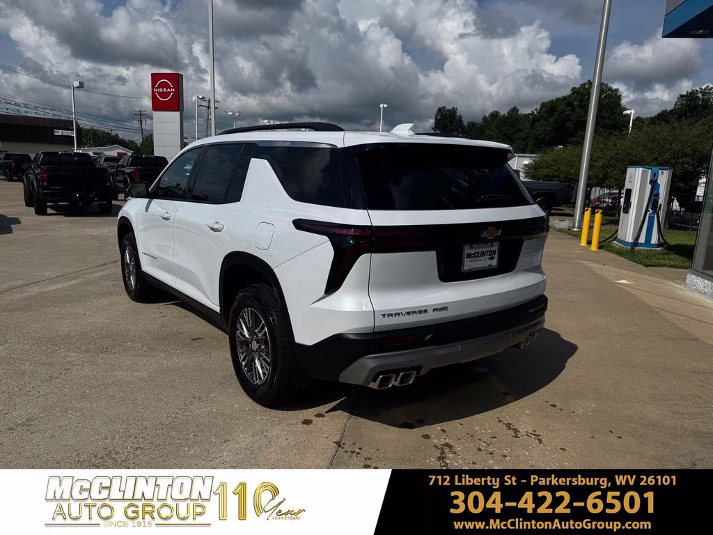 2026 Polar White Tricoat Chevrolet Traverse LT AWD SUV