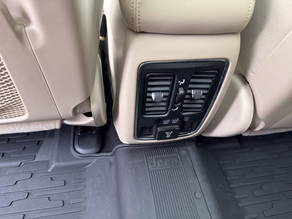 2021 Bright White Clearcoat Jeep Grand Cherokee Limited 4X4 SUV