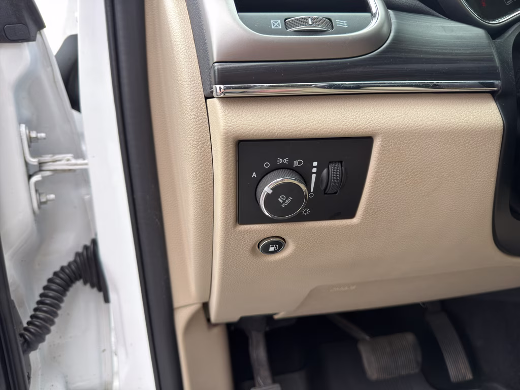 2021 Bright White Clearcoat Jeep Grand Cherokee Limited 4X4 SUV