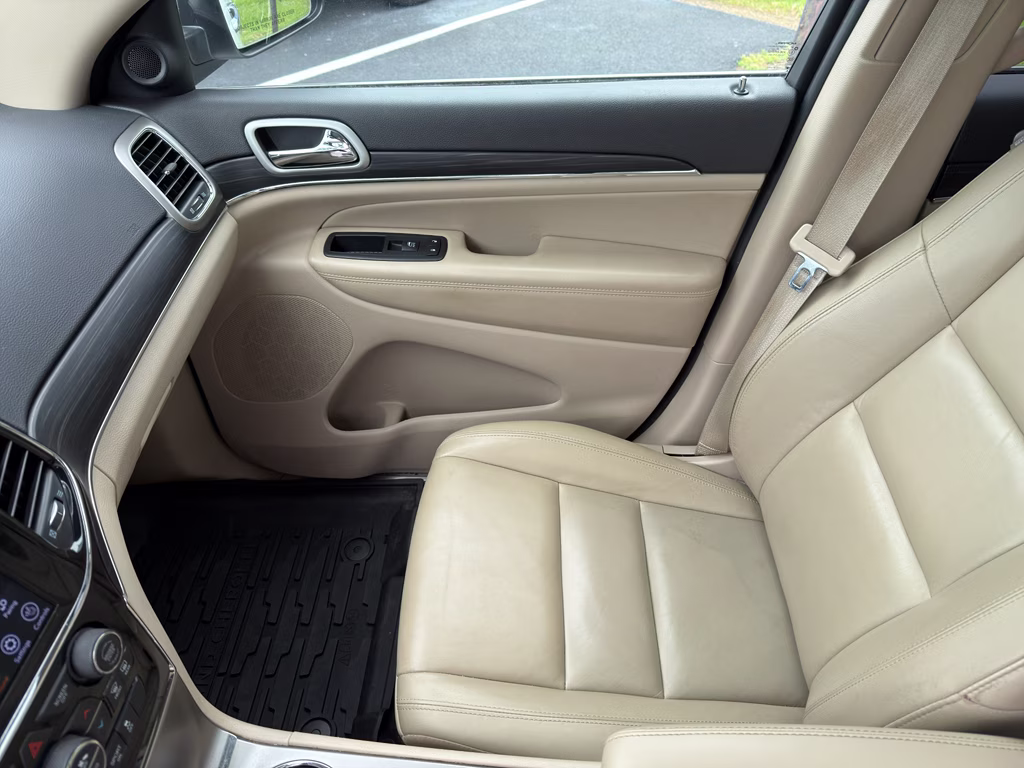 2021 Bright White Clearcoat Jeep Grand Cherokee Limited 4X4 SUV