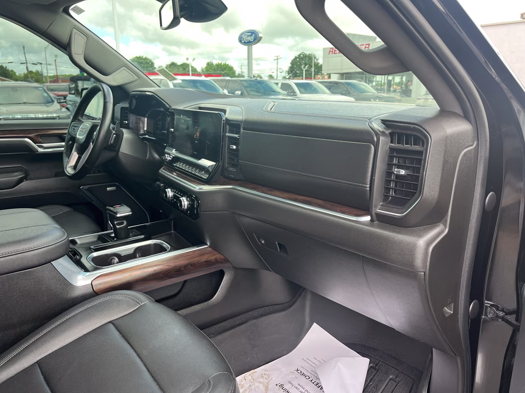2024 Onyx Black GMC Sierra SLT 4X4 Truck
