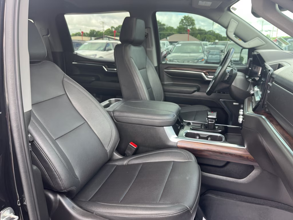 2024 Onyx Black GMC Sierra SLT 4X4 Truck