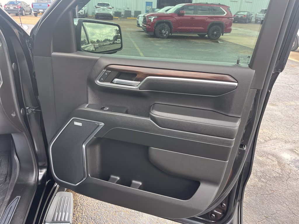 2024 Onyx Black GMC Sierra SLT 4X4 Truck