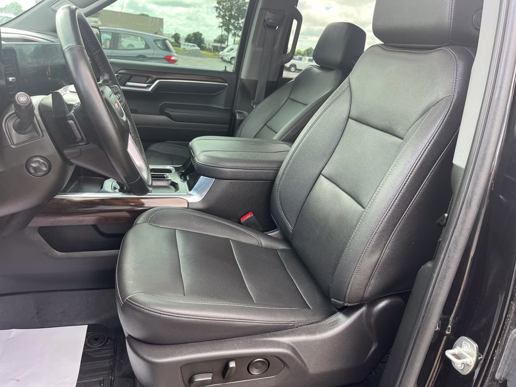 2024 Onyx Black GMC Sierra SLT 4X4 Truck