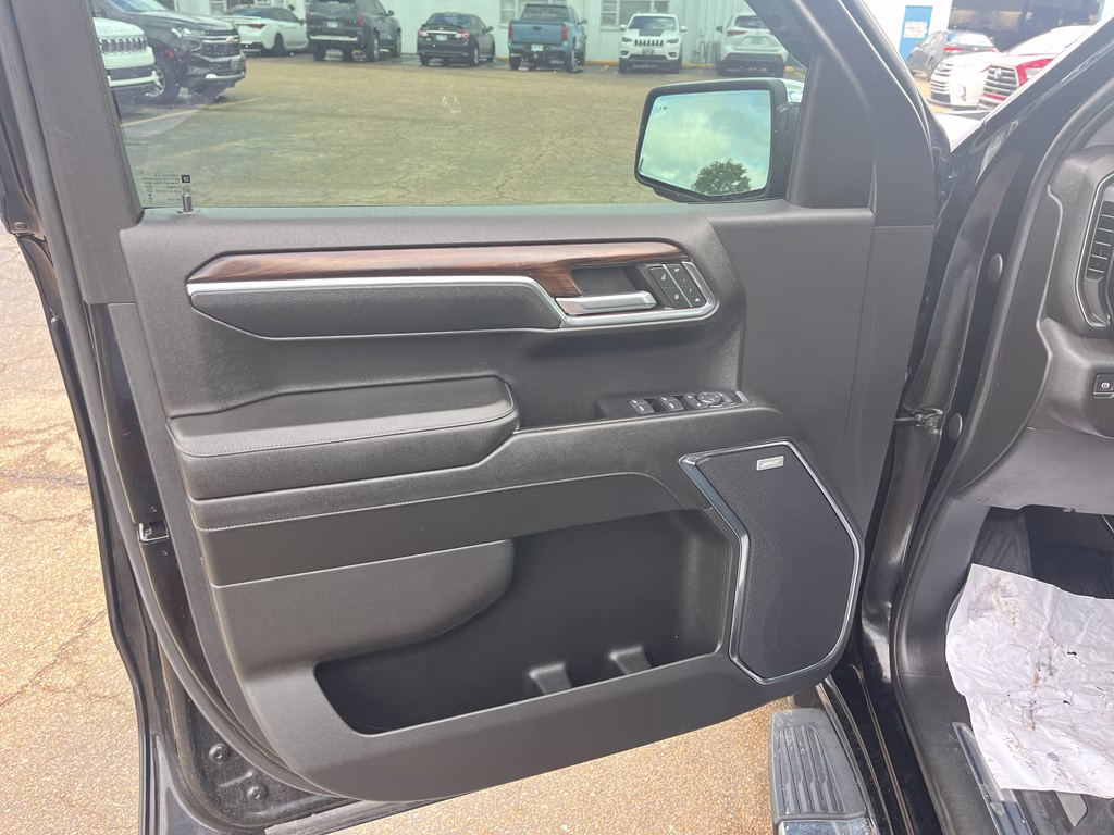 2024 Onyx Black GMC Sierra SLT 4X4 Truck