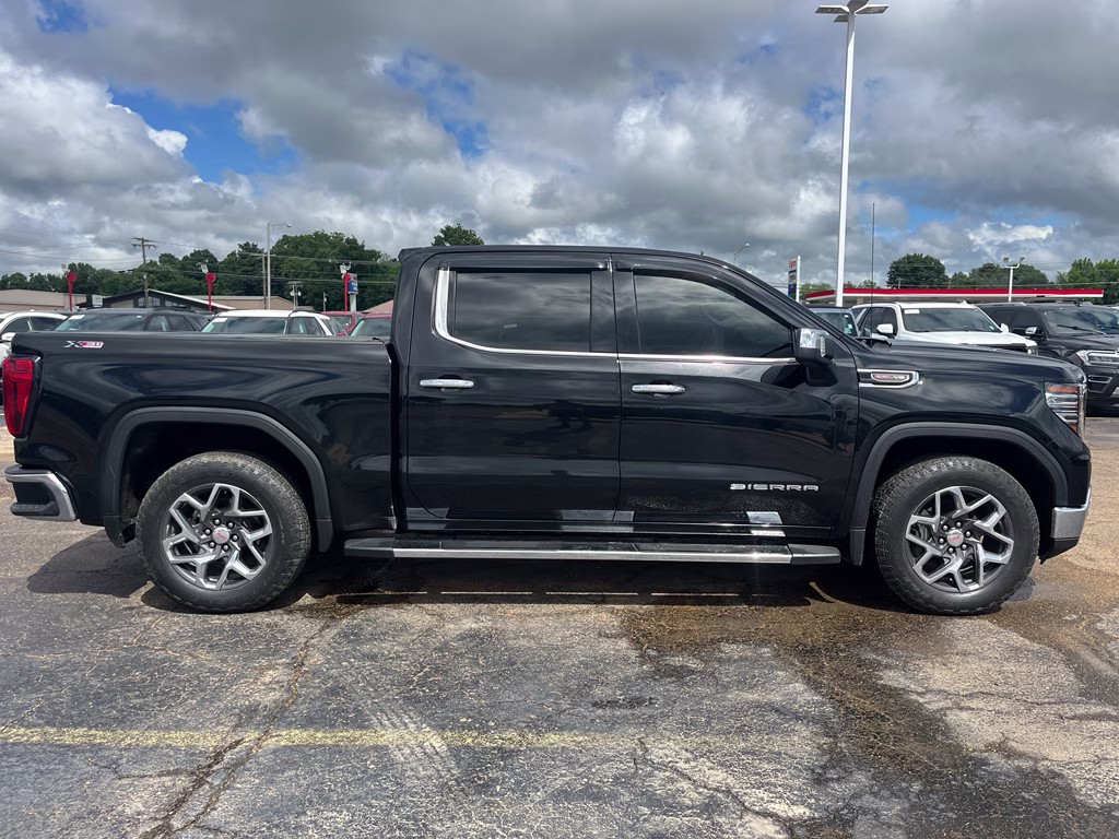 2024 Onyx Black GMC Sierra SLT 4X4 Truck