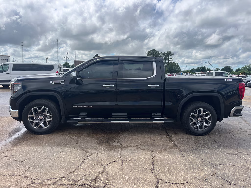 2024 Onyx Black GMC Sierra SLT 4X4 Truck