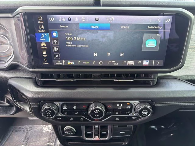 2025 Granite Crystal Metallic Clearcoat Jeep Wrangler Sahara 4X4 Convertible