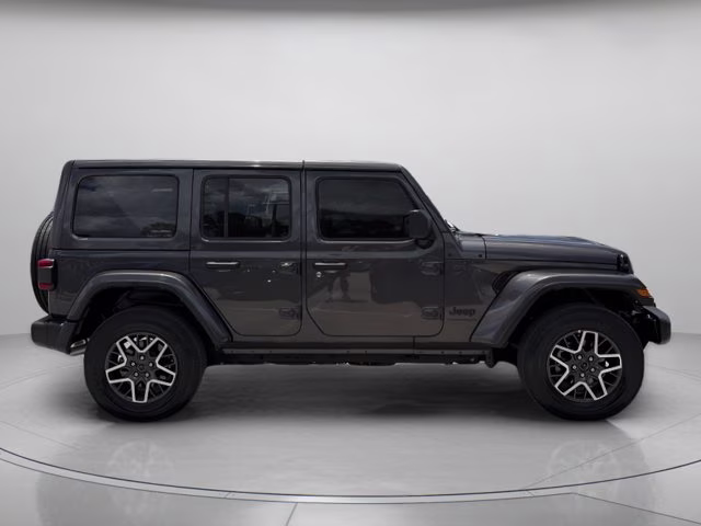 2025 Granite Crystal Metallic Clearcoat Jeep Wrangler Sahara 4X4 Convertible