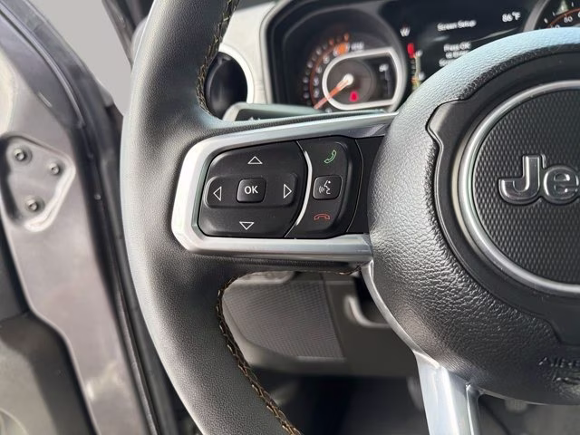 2025 Granite Crystal Metallic Clearcoat Jeep Wrangler Sahara 4X4 Convertible