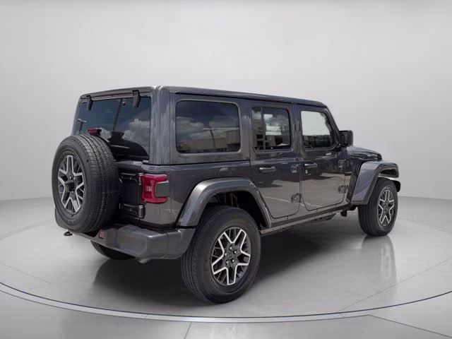 2025 Granite Crystal Metallic Clearcoat Jeep Wrangler Sahara 4X4 Convertible