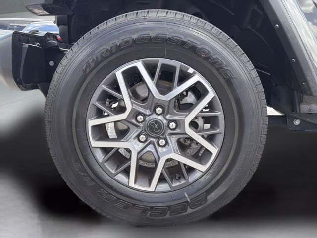 2025 Granite Crystal Metallic Clearcoat Jeep Wrangler Sahara 4X4 Convertible