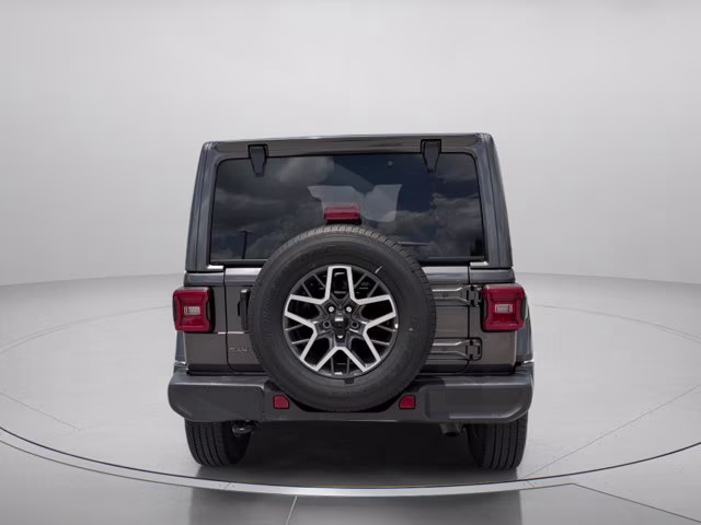 2025 Granite Crystal Metallic Clearcoat Jeep Wrangler Sahara 4X4 Convertible