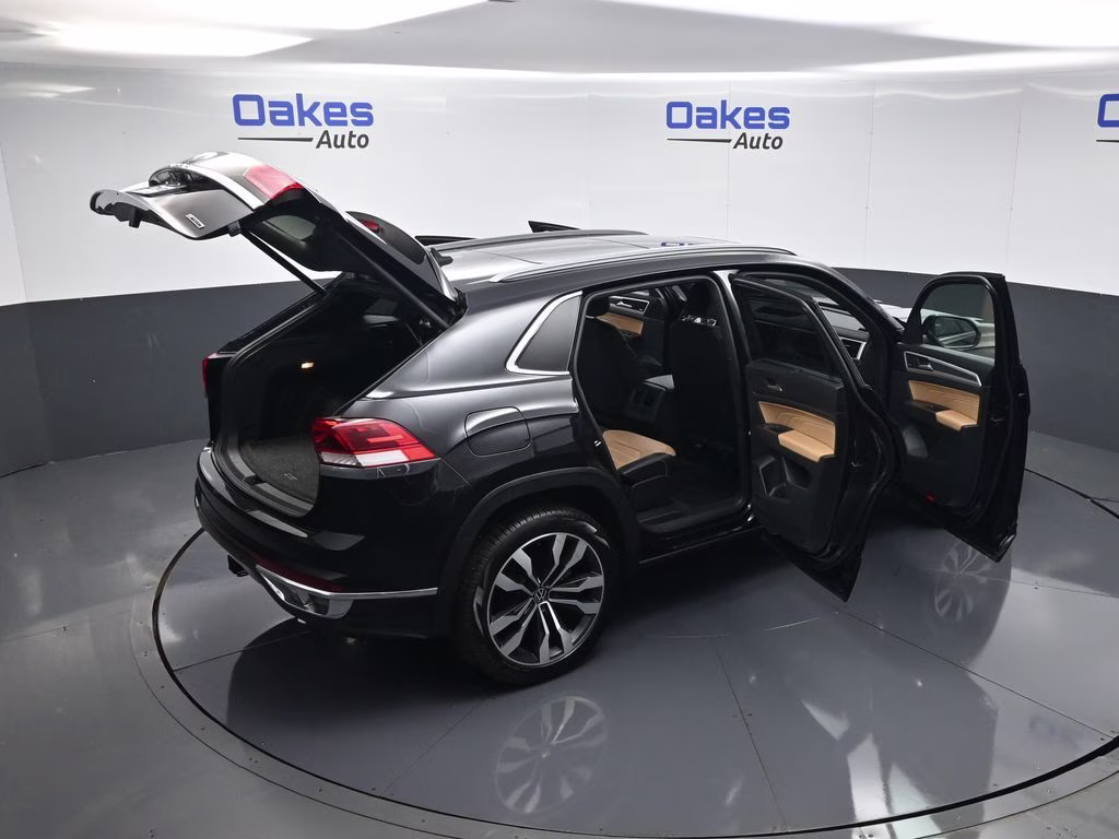 2022 Deep Black Volkswagen Atlas Cross Sport 3.6L V6 SEL Premium R-Line AWD SUV