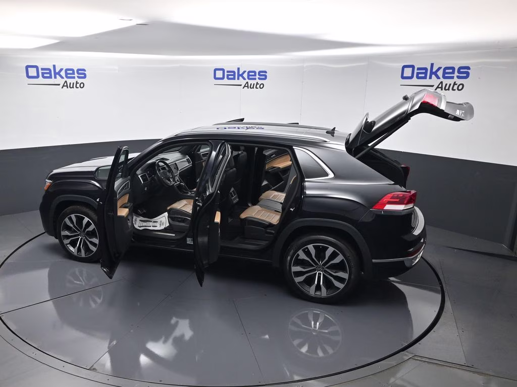 2022 Deep Black Volkswagen Atlas Cross Sport 3.6L V6 SEL Premium R-Line AWD SUV