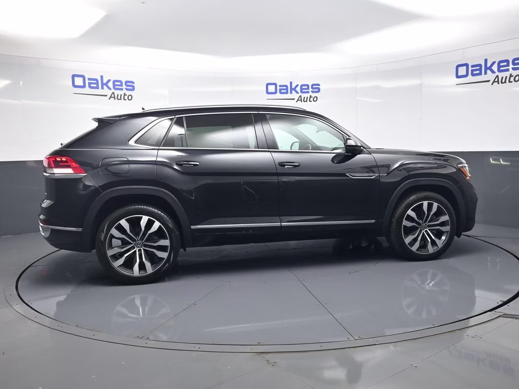 2022 Deep Black Volkswagen Atlas Cross Sport 3.6L V6 SEL Premium R-Line AWD SUV