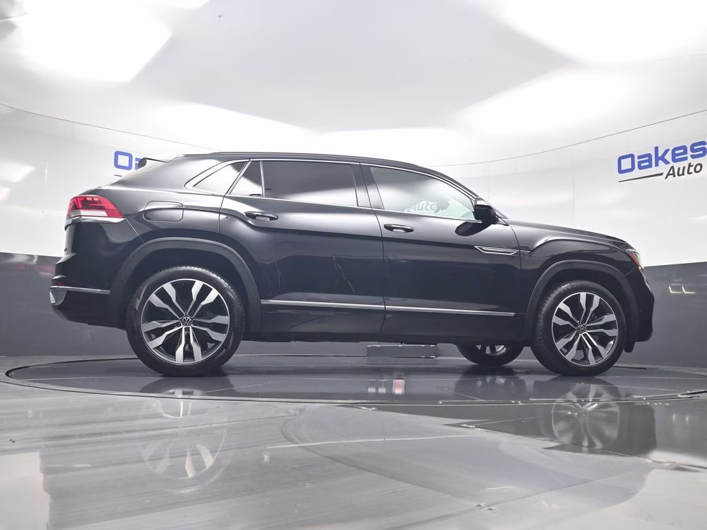 2022 Deep Black Volkswagen Atlas Cross Sport 3.6L V6 SEL Premium R-Line AWD SUV