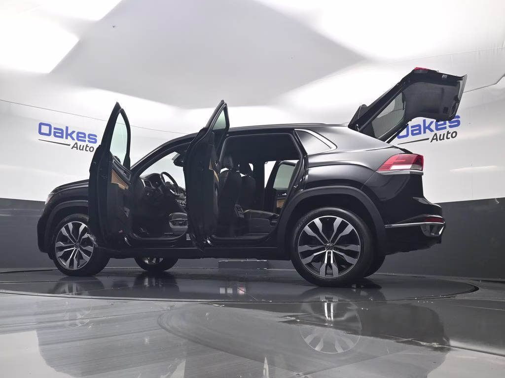 2022 Deep Black Volkswagen Atlas Cross Sport 3.6L V6 SEL Premium R-Line AWD SUV