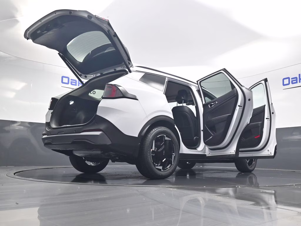 2026 Glacial White Pearl Kia Sportage EX FWD SUV