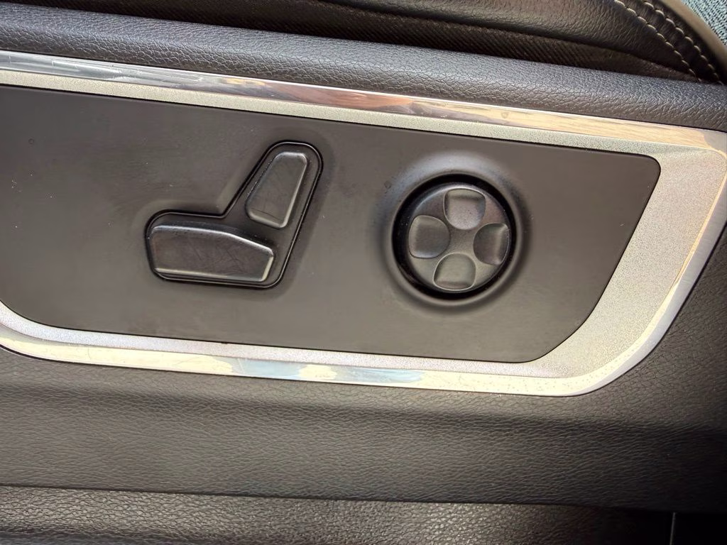 2019 Delmonico Red Pearlcoat Ram 1500 Laramie 4X4 Truck