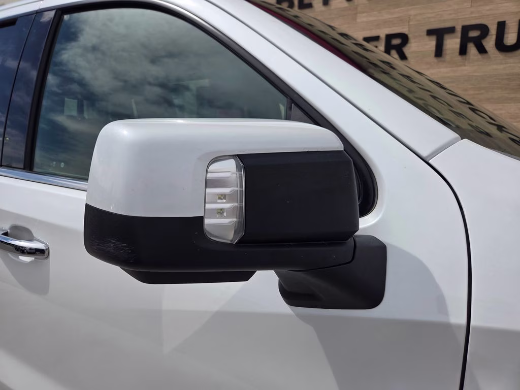 2019 Iridescent Pearl Tricoat Chevrolet Silverado 1500 High Country 4X4 Truck