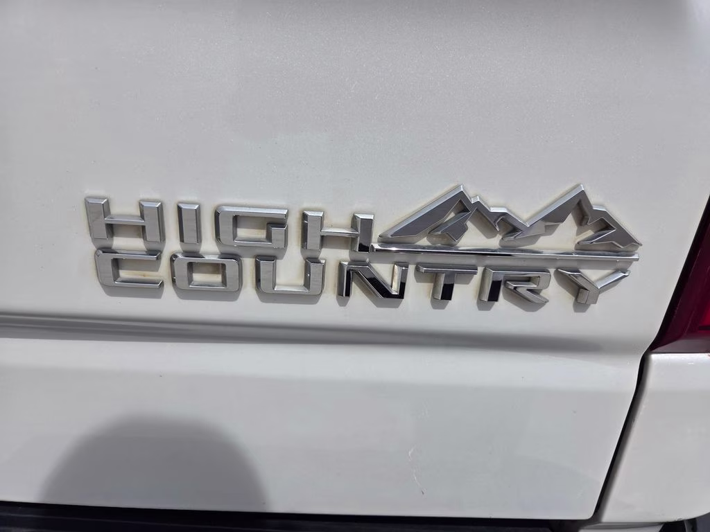 2019 Iridescent Pearl Tricoat Chevrolet Silverado 1500 High Country 4X4 Truck