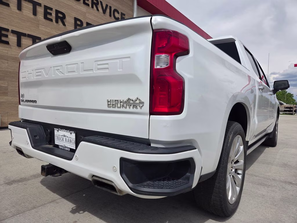 2019 Iridescent Pearl Tricoat Chevrolet Silverado 1500 High Country 4X4 Truck