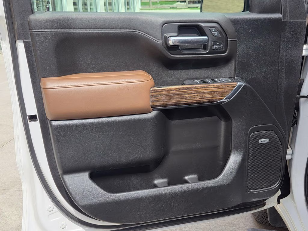 2019 Iridescent Pearl Tricoat Chevrolet Silverado 1500 High Country 4X4 Truck
