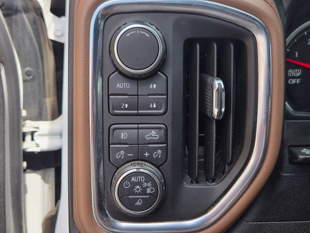 2019 Iridescent Pearl Tricoat Chevrolet Silverado 1500 High Country 4X4 Truck