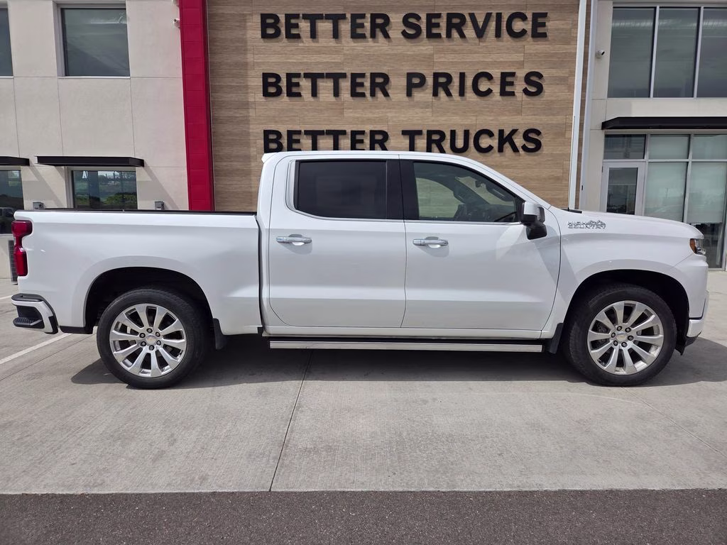 2019 Iridescent Pearl Tricoat Chevrolet Silverado 1500 High Country 4X4 Truck