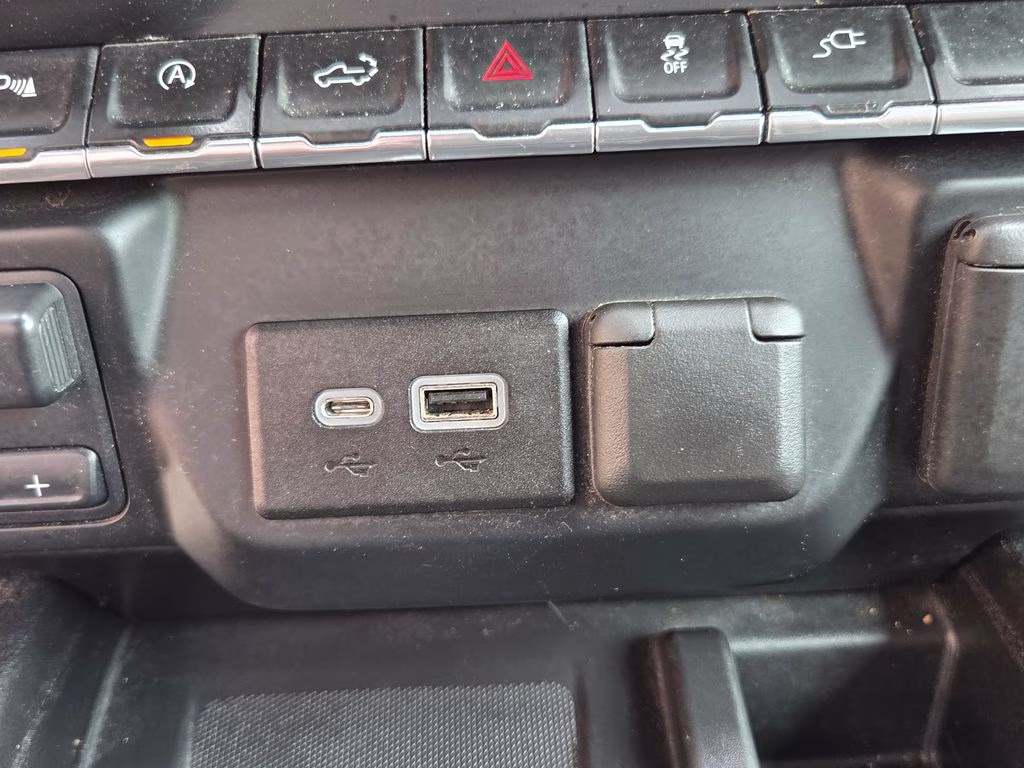 2019 Iridescent Pearl Tricoat Chevrolet Silverado 1500 High Country 4X4 Truck