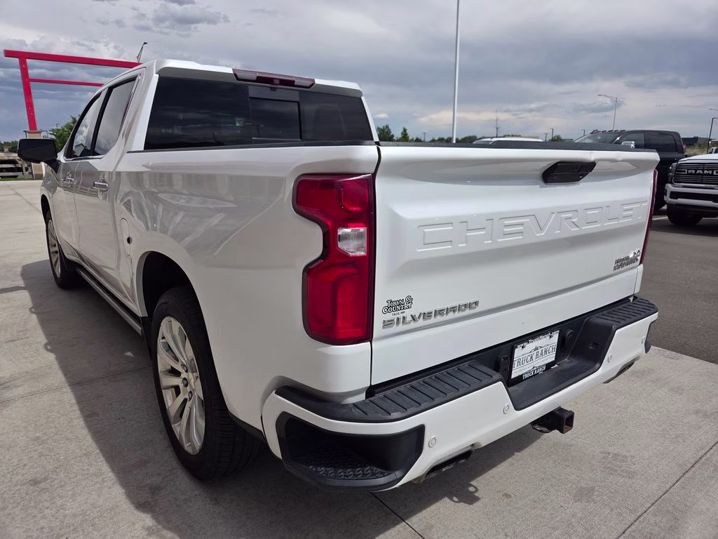 2019 Iridescent Pearl Tricoat Chevrolet Silverado 1500 High Country 4X4 Truck
