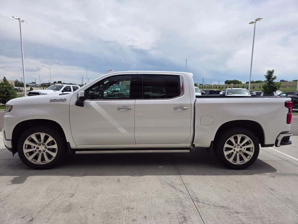 2019 Iridescent Pearl Tricoat Chevrolet Silverado 1500 High Country 4X4 Truck