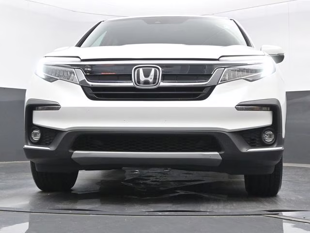 2022 Platinum White Pearl Honda Pilot Touring FWD SUV