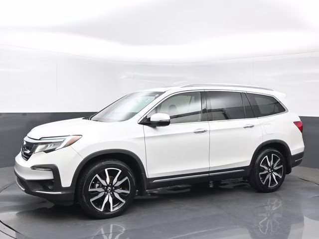 2022 Platinum White Pearl Honda Pilot Touring FWD SUV