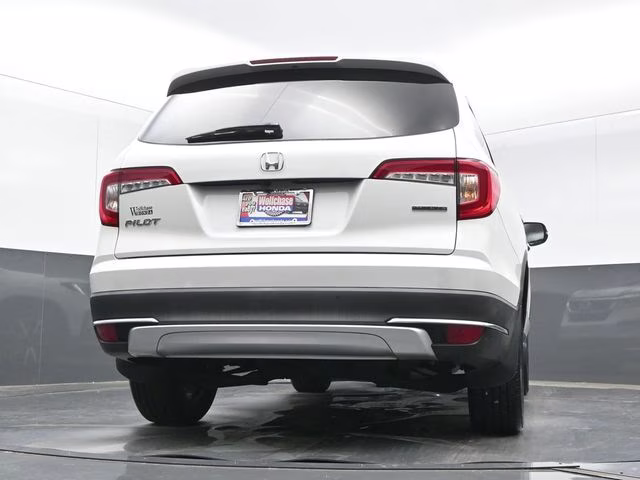 2022 Platinum White Pearl Honda Pilot Touring FWD SUV