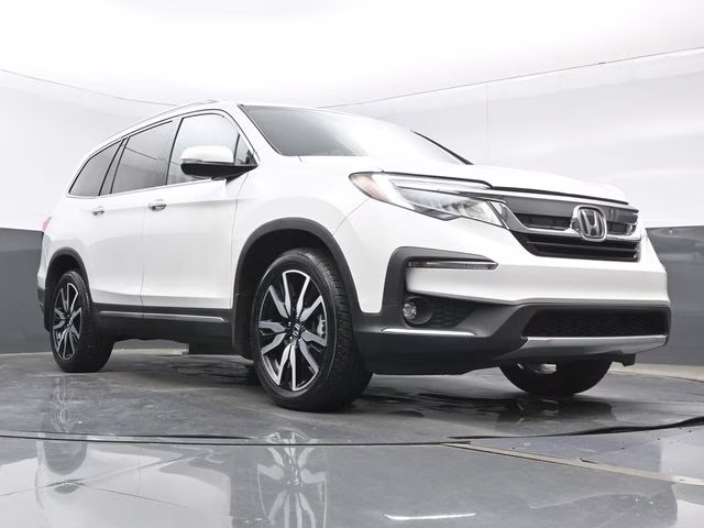 2022 Platinum White Pearl Honda Pilot Touring FWD SUV