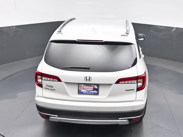 2022 Platinum White Pearl Honda Pilot Touring FWD SUV