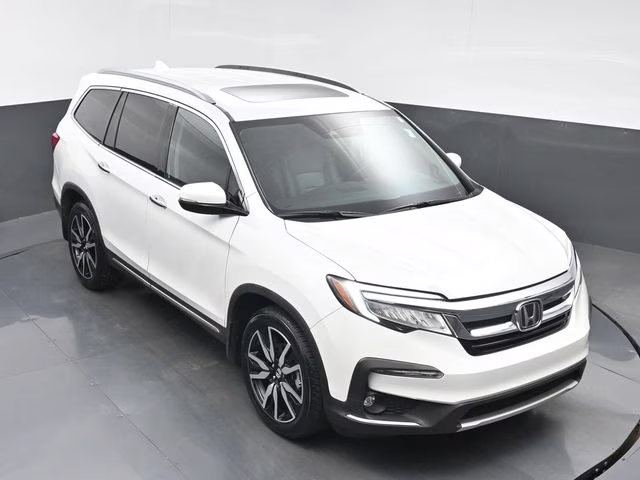 2022 Platinum White Pearl Honda Pilot Touring FWD SUV
