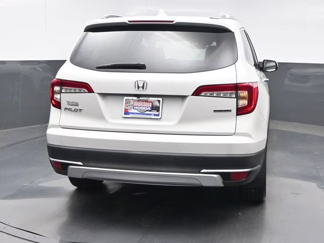 2022 Platinum White Pearl Honda Pilot Touring FWD SUV