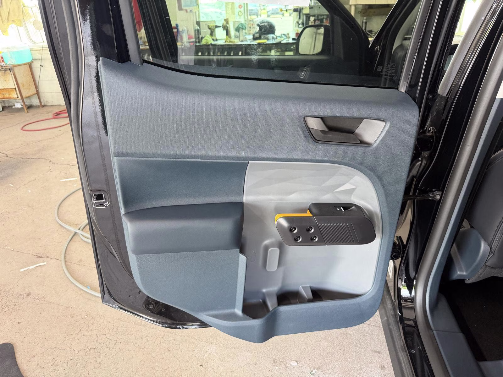 2026 Shadow Black Ford Maverick Tremor AWD Truck