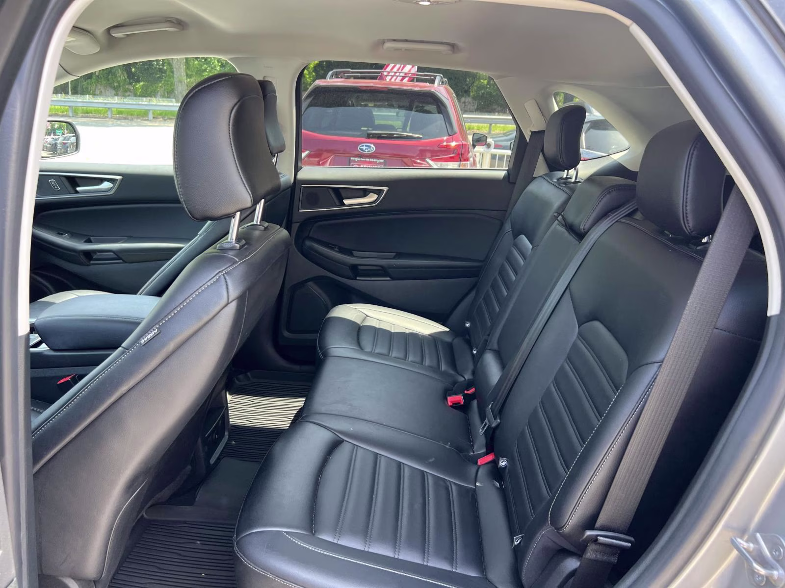 2023 Iconic Silver Metallic Ford Edge SEL AWD AWD SUV