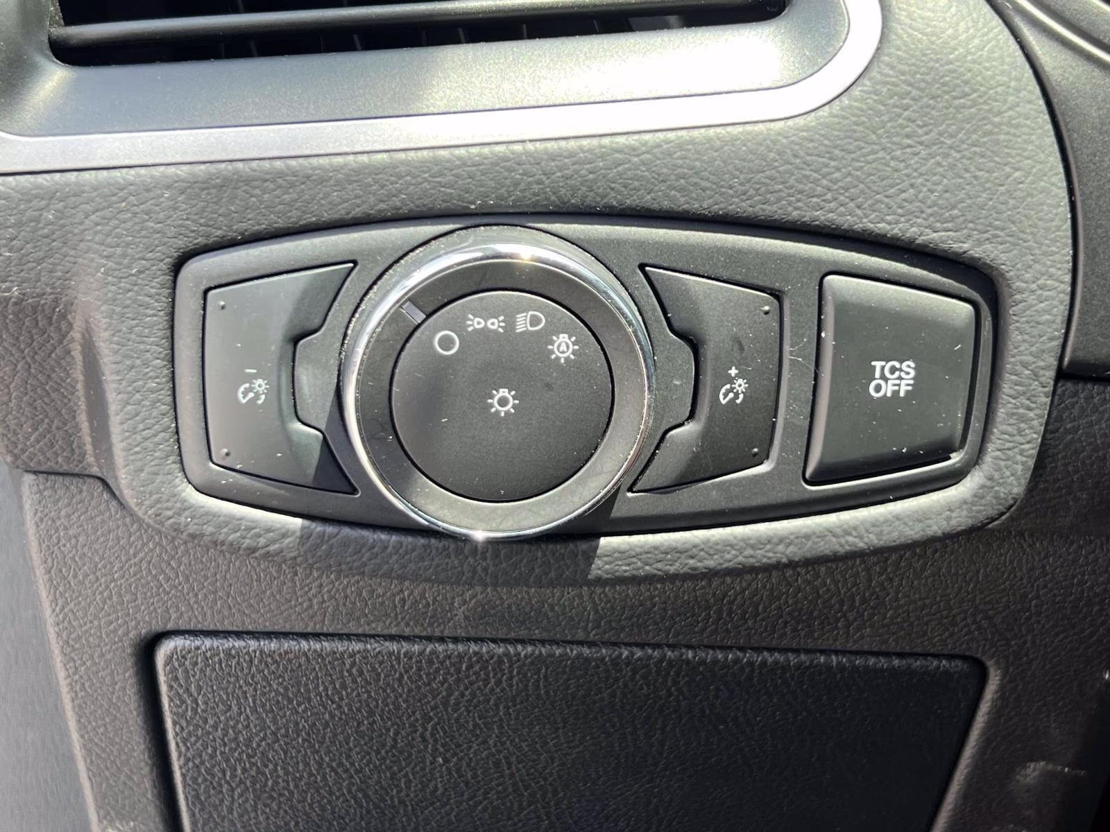 2023 Iconic Silver Metallic Ford Edge SEL AWD AWD SUV