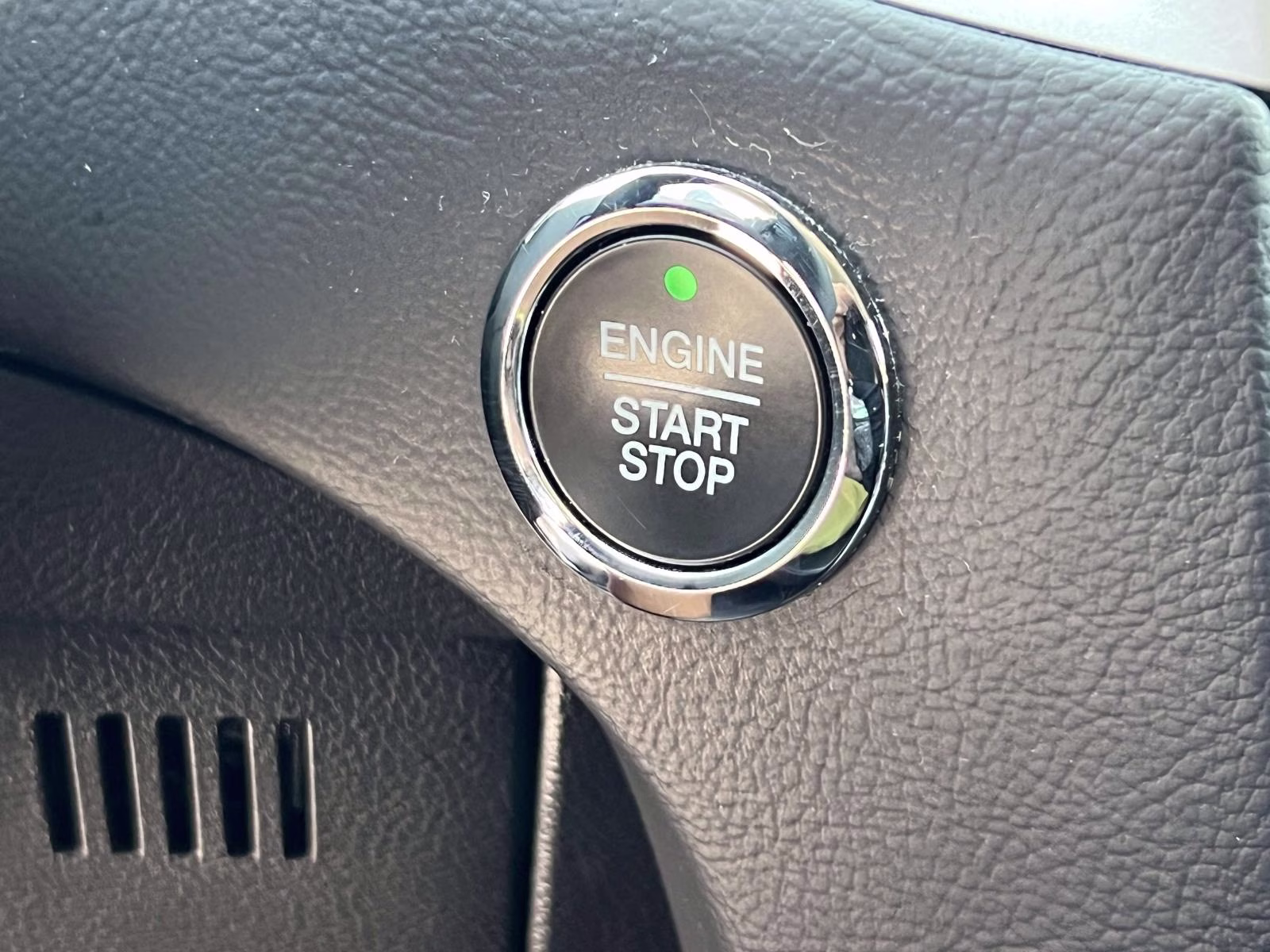 2023 Iconic Silver Metallic Ford Edge SEL AWD AWD SUV