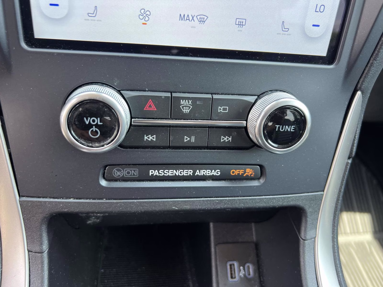 2023 Iconic Silver Metallic Ford Edge SEL AWD AWD SUV