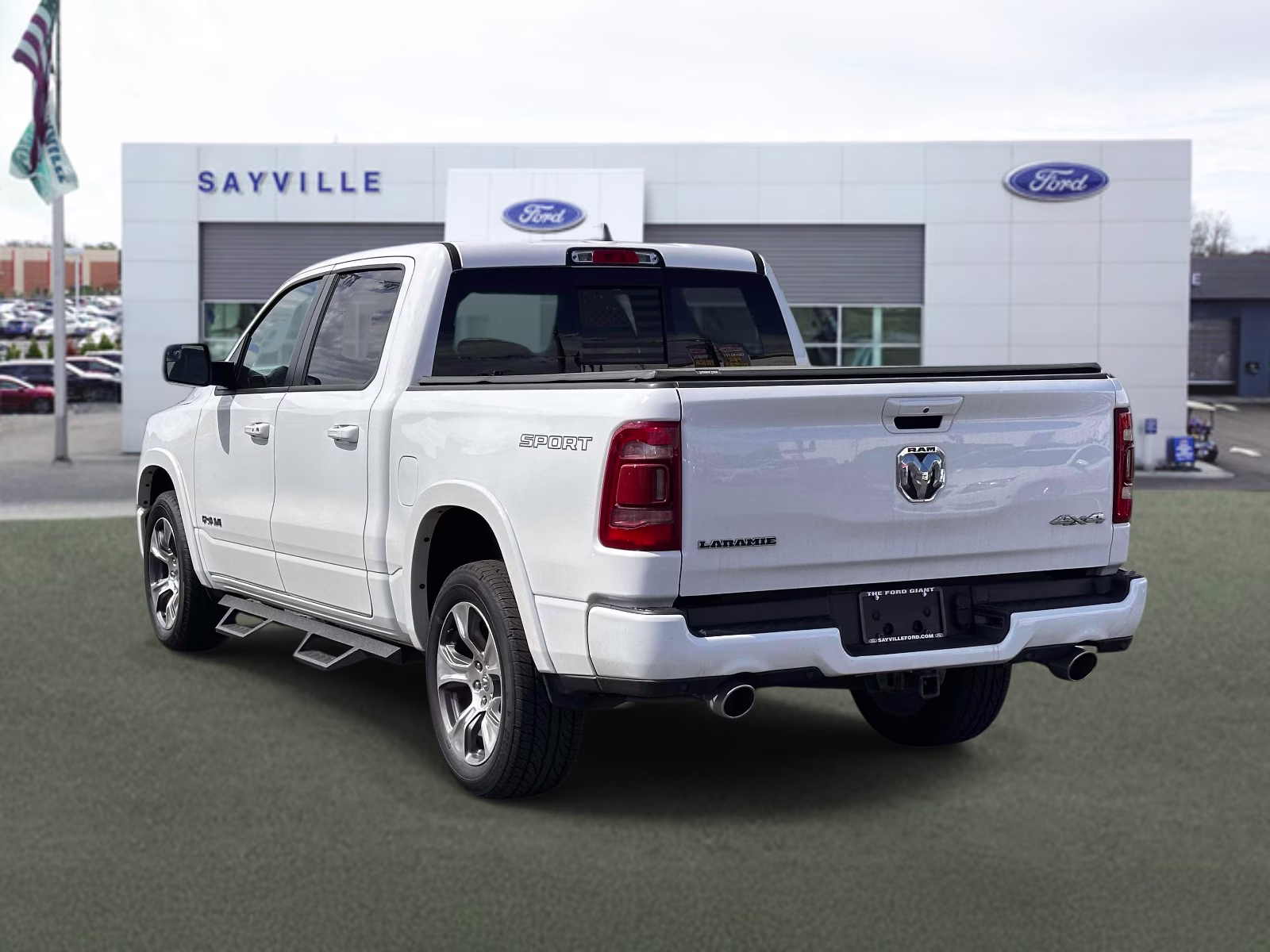 2021 Bright White Clearcoat Ram 1500 Laramie 4x4 Crew Cab 5'7 Box 4X4 Truck