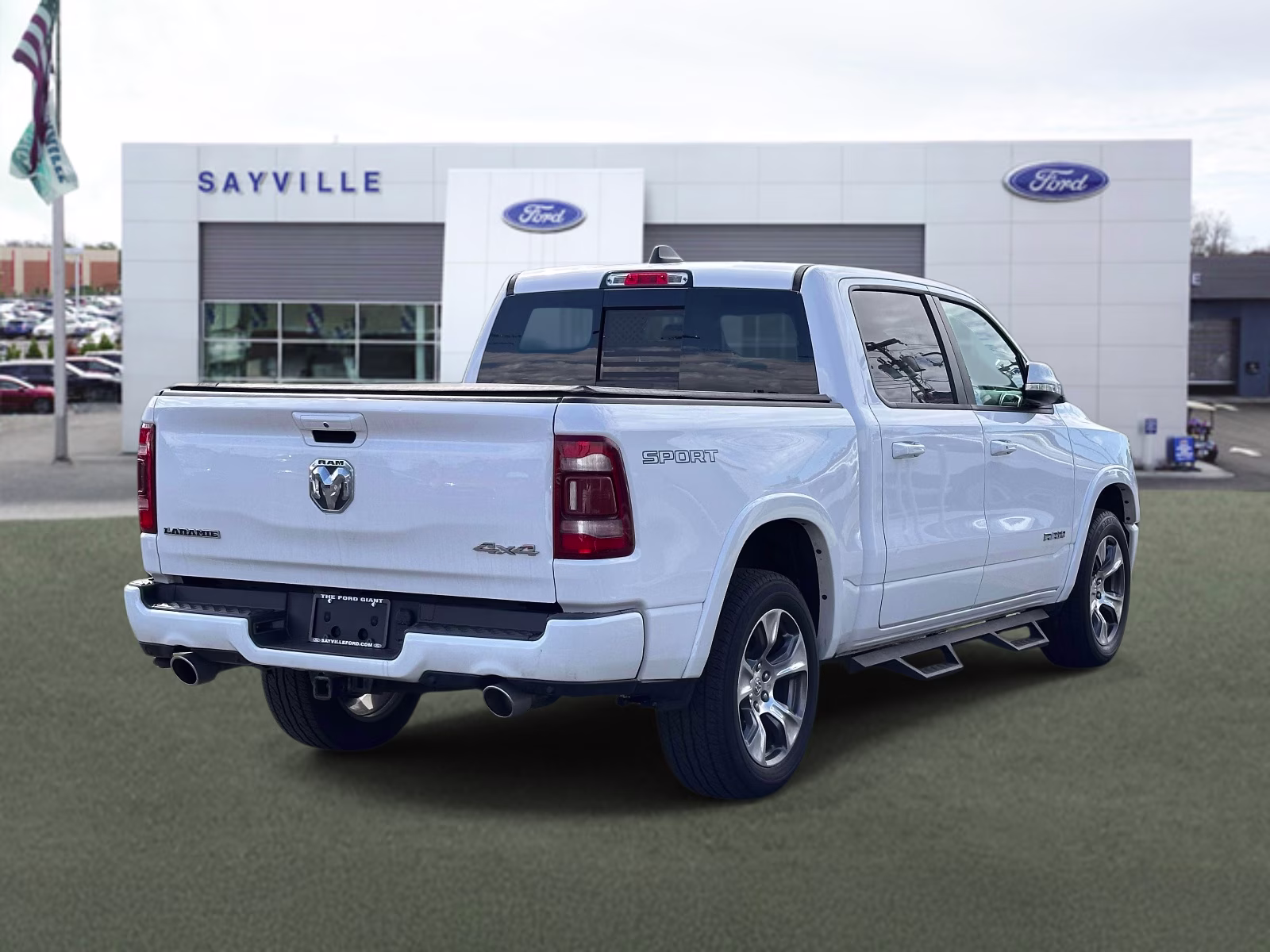 2021 Bright White Clearcoat Ram 1500 Laramie 4x4 Crew Cab 5'7 Box 4X4 Truck