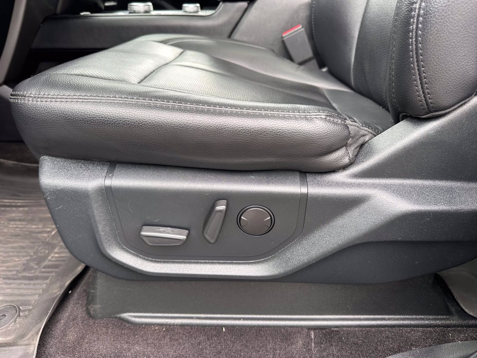 2021 Iconic Silver Metallic Ford Expedition Max XLT 4x4 4X4 SUV